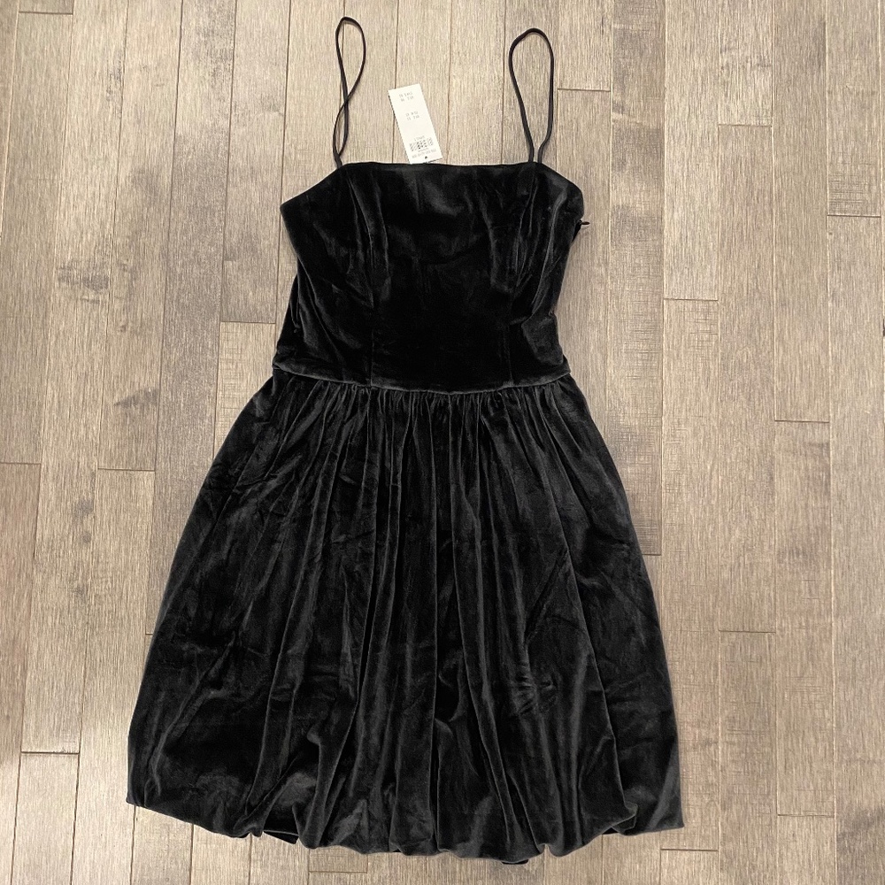 Abercrombie & Fitch Velvet Bubble Hem Dress - Picture 5 of 10
